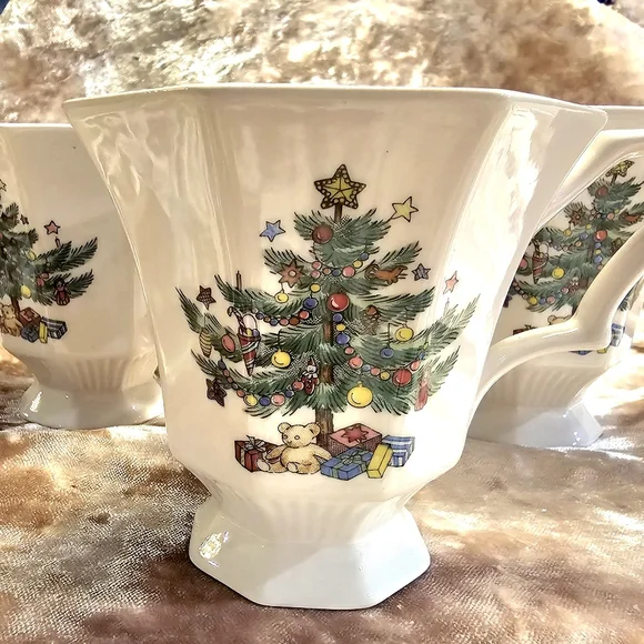 Nikko Christmastime Mugs Cups Set of 4 Vintage - Picture 2 of 11